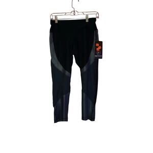 NWT 90 Degrees by Reflex black Capri leggings size small